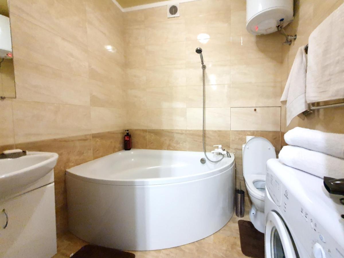 Lux Apartament Dacha Kharkiv Bagian luar foto