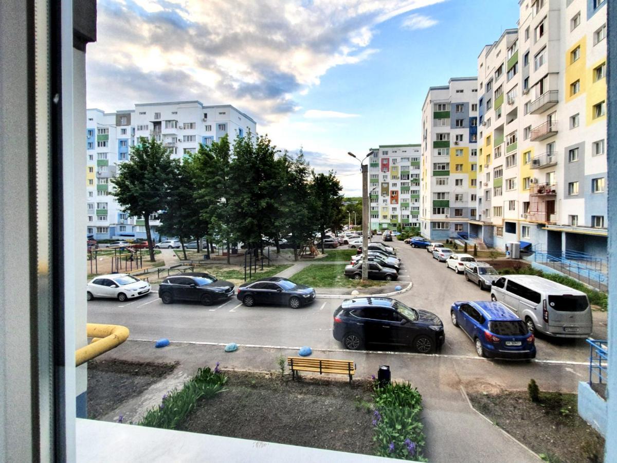 Lux Apartament Dacha Kharkiv Bagian luar foto