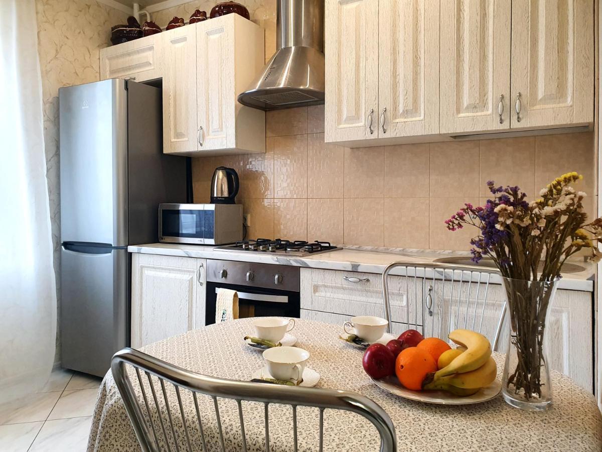 Lux Apartament Dacha Kharkiv Bagian luar foto